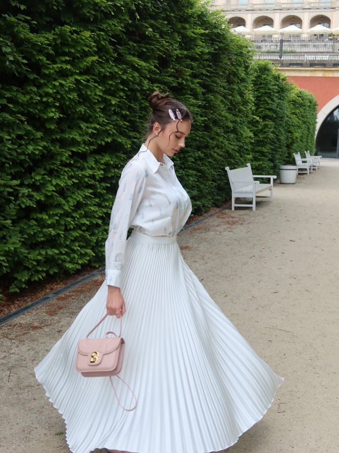 Buttonscarves — Printed silk shirt and the pink bag