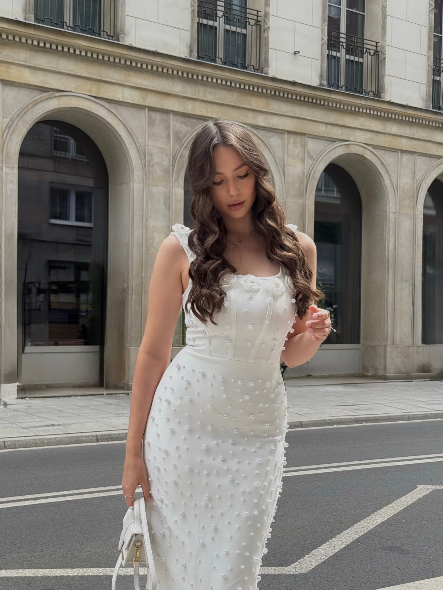 Bella Barnett — pearl-flower dress, frame 3