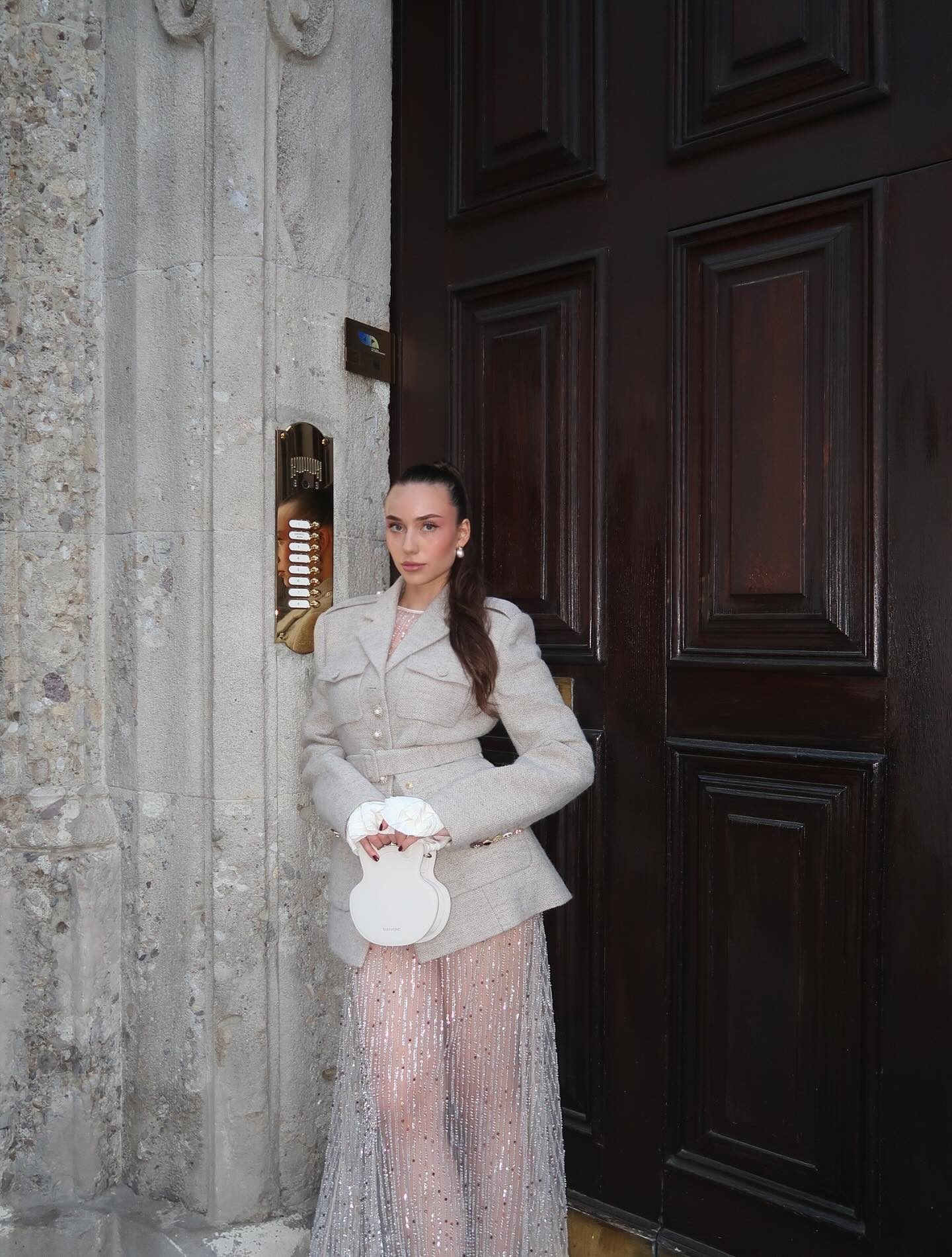 SARAWONG SS26 — closing frame